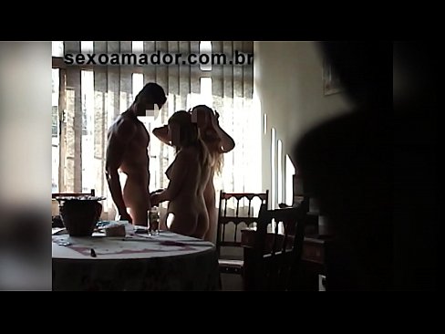 ❤️ Seksualni prijatelji pozivaju džinovskog muškarca i trojku s njim ❤️❌ Ruski porno na bs.ttsex.ru ❌️❤