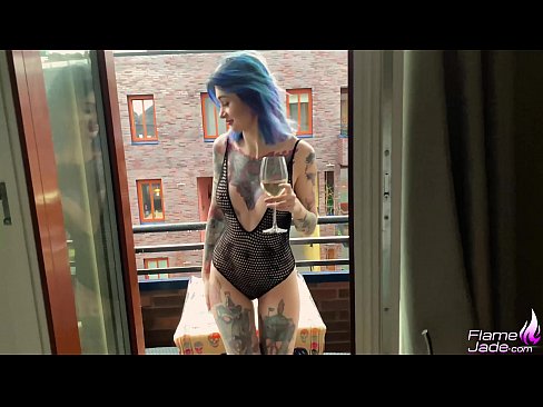 ❤️ Sjajna djevojka sisa gutljajem i strastveno jebe pod otvorenim nebom ❤️❌ Ruski porno na bs.ttsex.ru ❌️❤